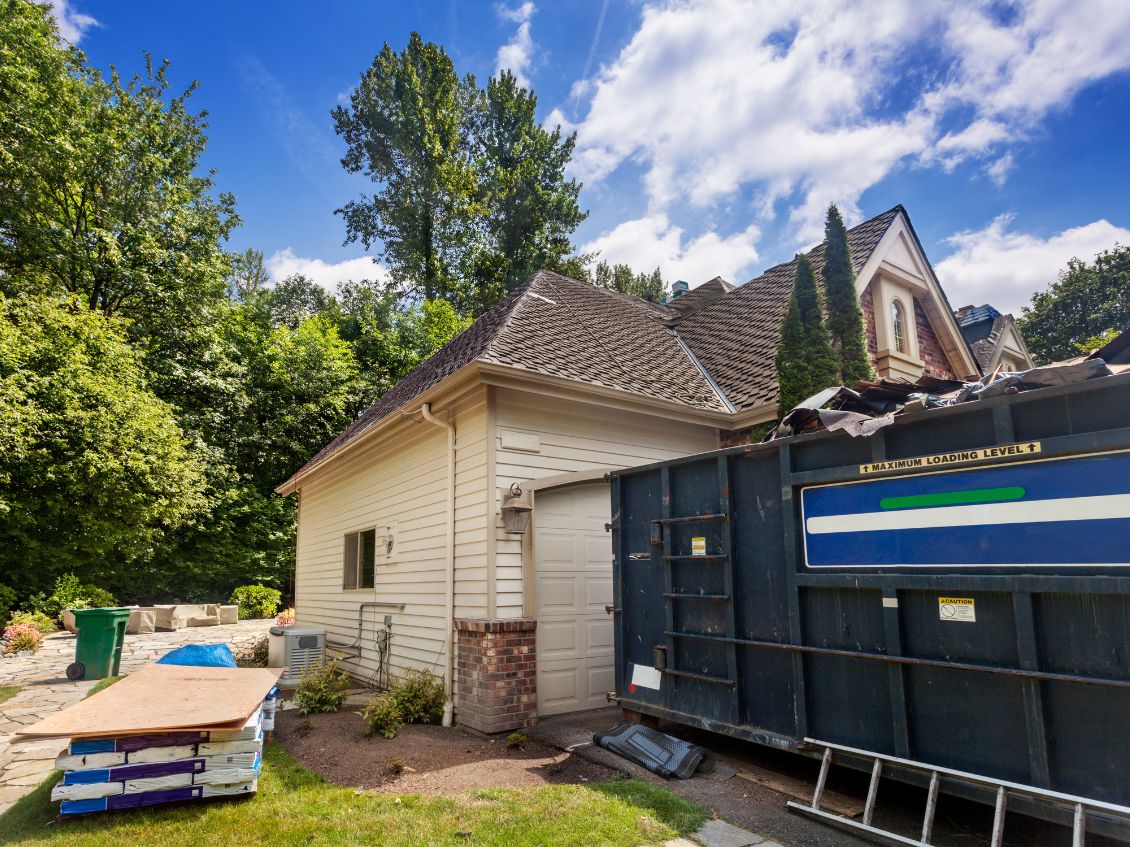 10 Helpful Tips for Properly Loading a Dumpster