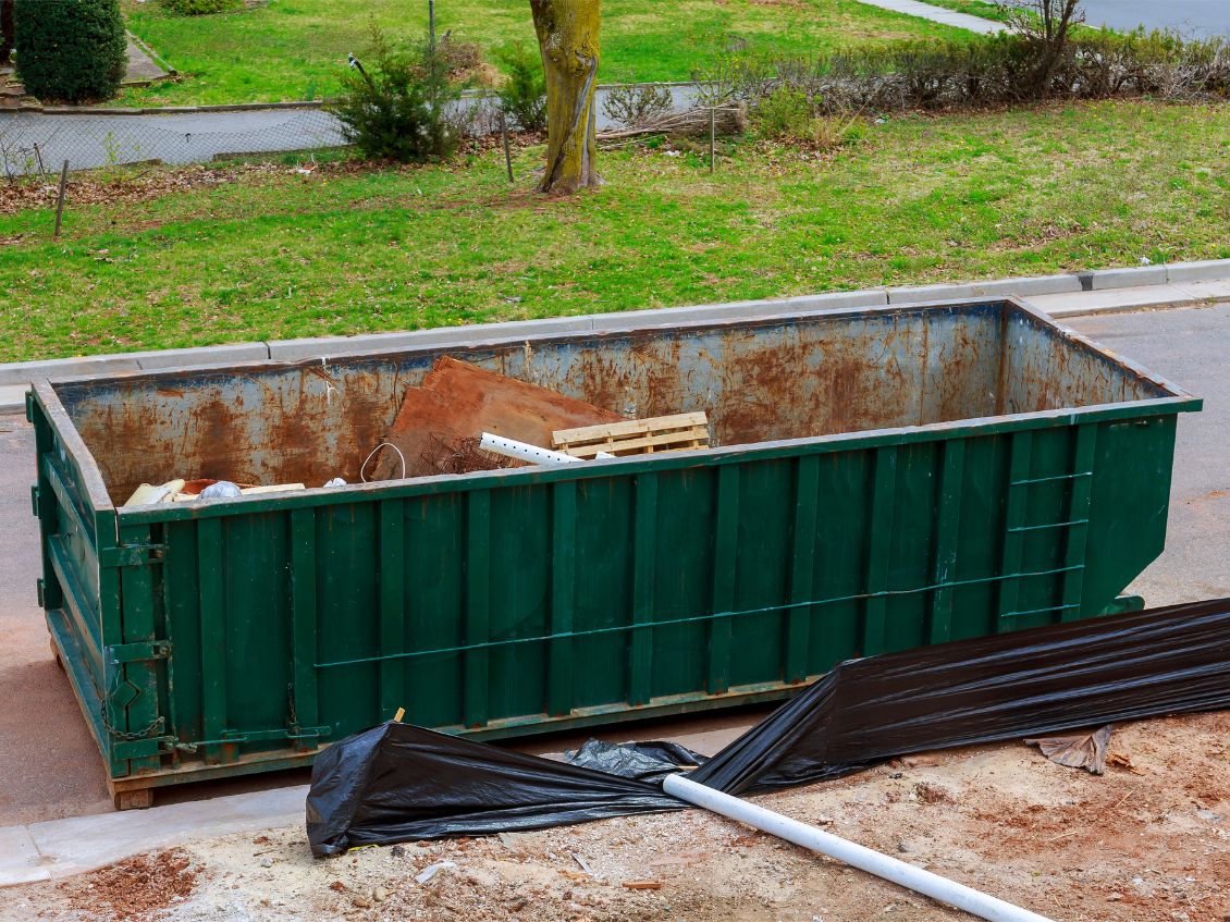 The Differences Between Commercial & Roll-Off Dumpsters