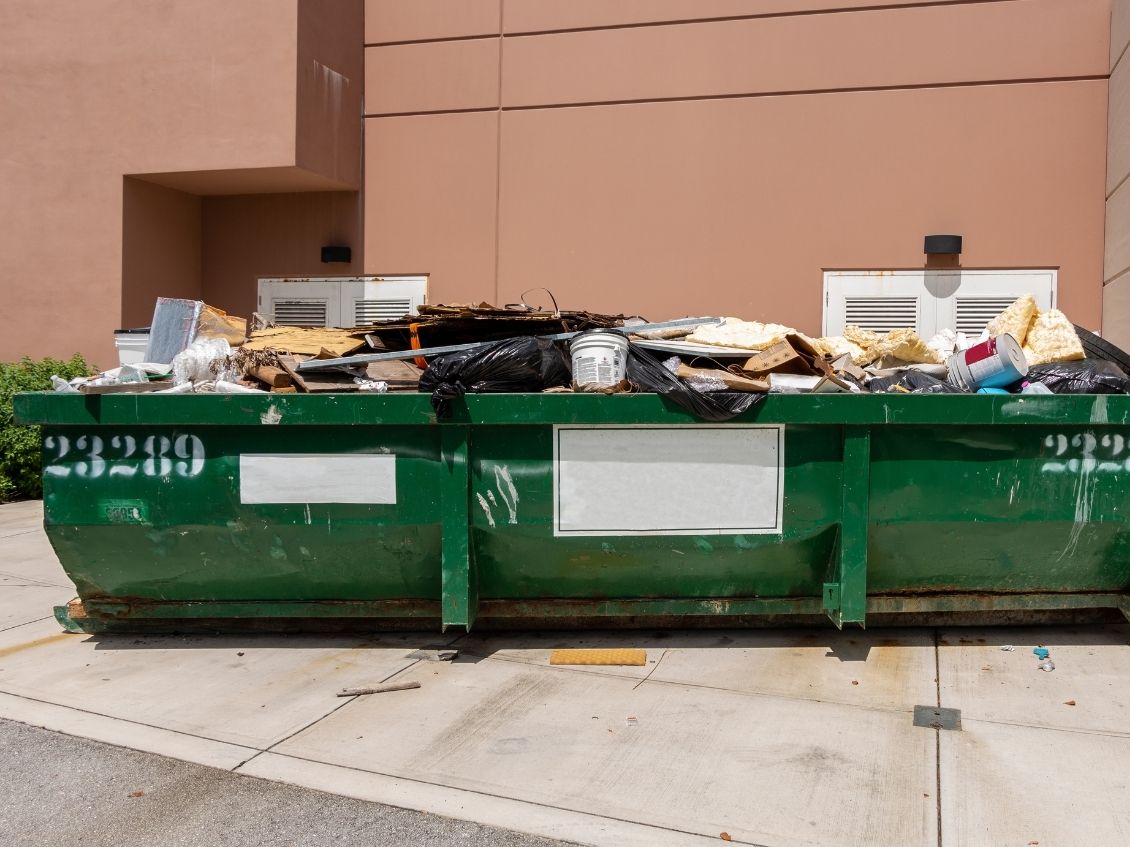 HOW TO CHOOSE WHEN RENTING A LARGE DUMPSTER